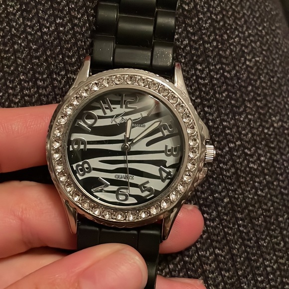 Watch - Picture 2 of 4